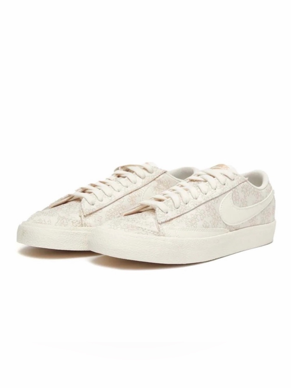 Nike Women’s Blazer Low ‘77 SE in Sail/Sesame Flower Embroidered